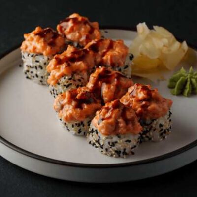 Ролл, запеченный с лососемв Cherish по цене 850 ₽