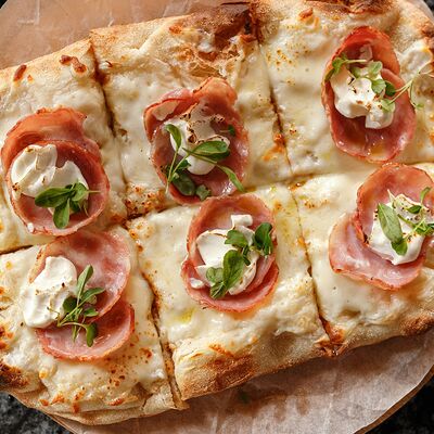 Пинца ветчина-творожный сырв Молодость по цене 790 ₽