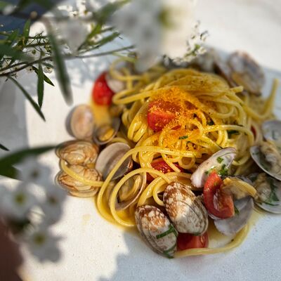 Лингвини с вонголе и икрой боттарга в Tutti I Giorni по цене 1250 ₽