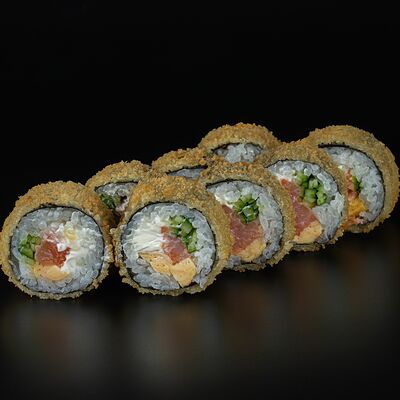 Темпура с копченым лососем в Sushi Studio по цене 489 ₽