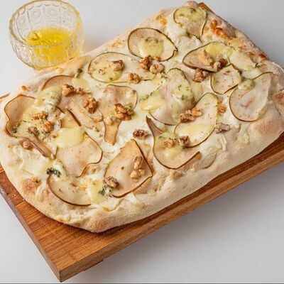 Груша-горгонзолав Роллпепперони по цене 720 ₽