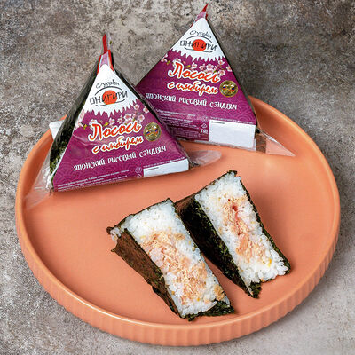 Онигири Лосось с имбирем в CHO-KAVO по цене 120 ₽