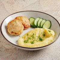 Куриные котлетки с картофельным пюре в Ume