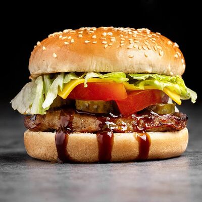 Бургер с говяжьей котлетой в Hello Pizza по цене 289 ₽