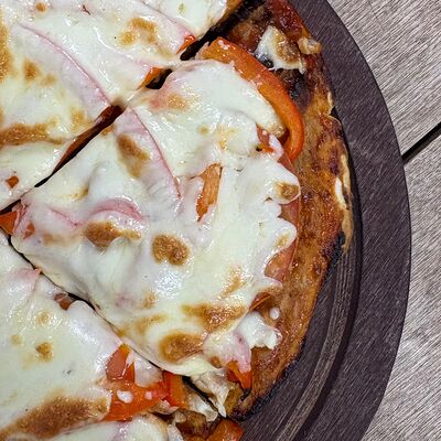 Пицца-конструктор 20 см в Гриль бар Онар по цене 150 ₽