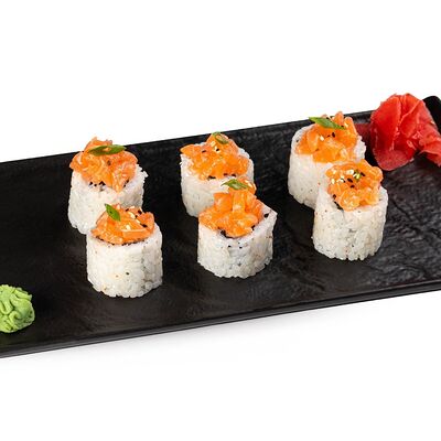 Тартар из лосося в MAHALLA по цене 3100 ₸