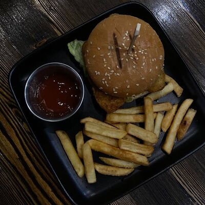 Мини-бургер с курицей в RAKETA по цене 490 ₽