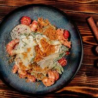 Цезарь с креветками в The River Restaurant