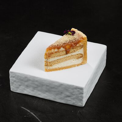 Медовый чизкейк в Интонация по цене 520 ₽