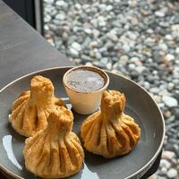 Жареные хинкали с сыром сулугуни в Фабрика хинкали