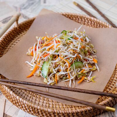 Салат с ростками в Дуэт по цене 260 ₽