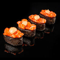 Гункан сет лосось в Sushi Maximum