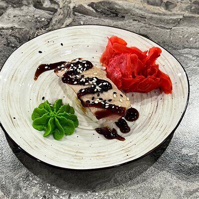 №107 Суши Опаленный тунец в Суши-бар Макото по цене 150 ₽