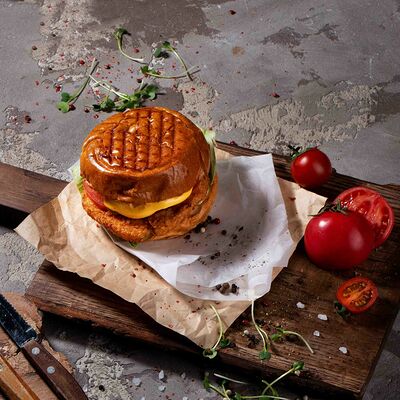 Бургер с курицей в Злаки маки по цене 300 ₽