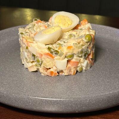 Оливье с курицейв Menthol по цене 430 ₽