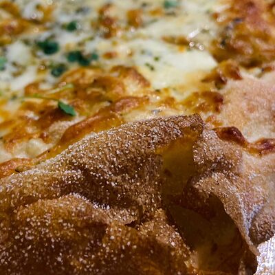 Пицца 4 сыра в Nook Coffee по цене 840 ₽