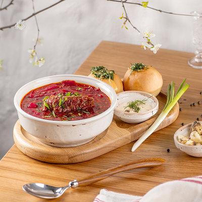 Борщ с томленой говядиной в Гопак по цене 820 ₽