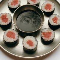 Ролл маки с тунцом в Da Sushi