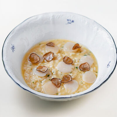 Ризотто с гребешками и трюфелем в Ava bistro по цене 1380 ₽