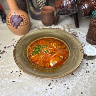 Солянка сборная мясная в Хинкали vs Хачапури по цене 670 ₽