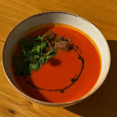 Томатный суп с щекойв Kvartal по цене 550 ₽