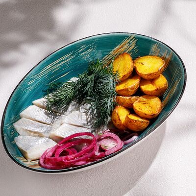 Атлантическая сельдь с картофелем и маринованным луком в Чайхана Пахвала по цене 370 ₽