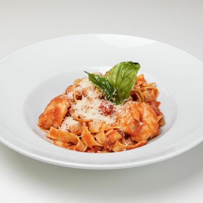 Паста с креветками и томатным соусом в Kitchen по цене 595