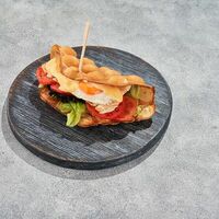 Гонконгский завтрак с курицей в 1st Gallery Lounge