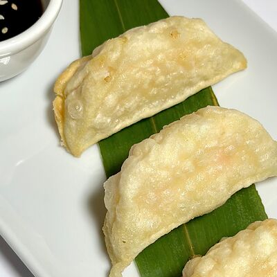 Гедзе с креветками в Море на Патриках по цене 530