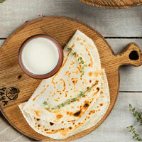 Кутабы с сыром и зеленью в Чача