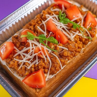 Вафля Мясной соус в Mac&Cheese по цене 660 ₽