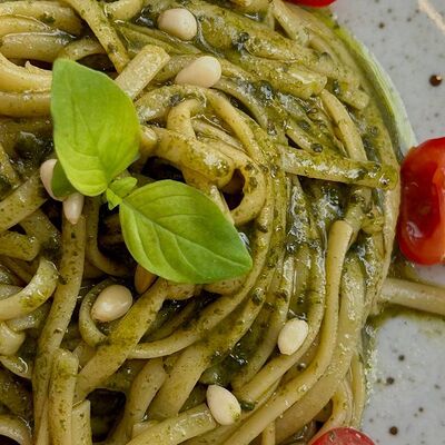 Постная паста с соусом Песто в People по цене 390 ₽