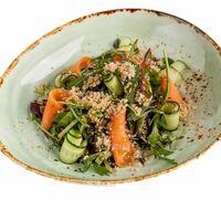 Салат с сёмгой и киноа в Пацха Пшапский двор