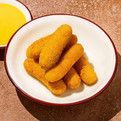 Сырные палочки с сырным соусом в Антрекот по цене 430 ₽