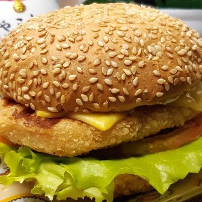 Бургер Цезарь в Красная панда по цене 405 ₽
