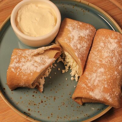 Блины с творожно-грушевой начинкой в 801 по цене 460 ₽