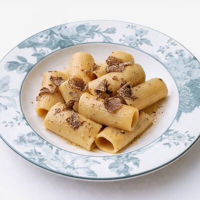 Ригатони Качо э пепе с черным трюфелем в Mio Bistrot по цене 1390 ₽