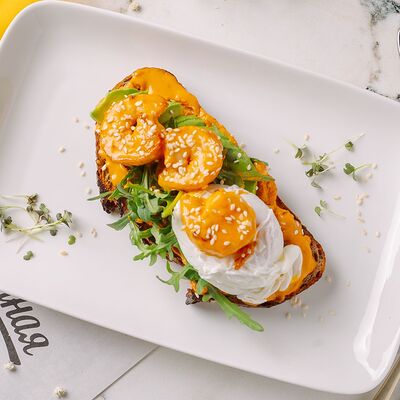 Брускетта с креветками в соусе Том ям в Завтрачная по цене 590 ₽