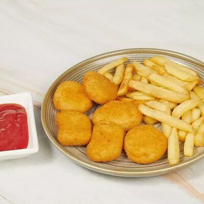 Куриные наггется с картофельным пюре и черри в Tao Sushi Lab по цене 390 ₽