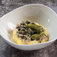 Бефстроганов из говяжьей вырезки с картофельным пюре в Ori