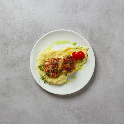 Фирменные котлетки с картофельным пюре в КафеАллея по цене 540 ₽