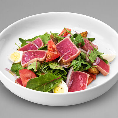 Салат с рукколой и тунцом в Gaijin по цене 810 ₽