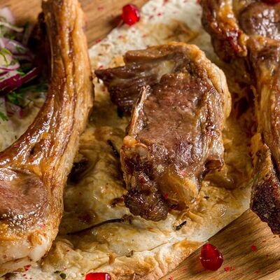 Шашлык из баранины на кости (каре) в ШАШЛЫК & BBQ по цене 1950 ₽