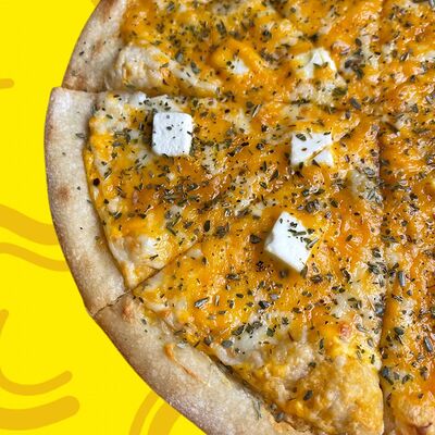 Пицца Сырная маленькая в banana pizza по цене 336 ₽