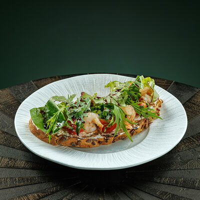 Брускетта с креветками в Артхаус по цене 620 ₽