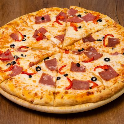 Пицца Деревенская в Хлебное место №1 по цене 1000 ₽