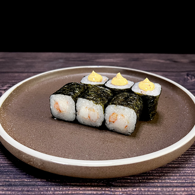 Мини-ролл с креветкой в Hatimaki по цене 359 ₽