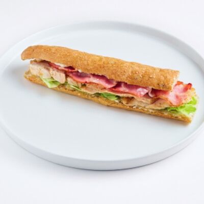 Сэндвич с курицей и беконом в De Paris БИСТРО по цене 460 ₽