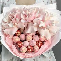 Букет из 3 розовых роз и клубники в шоколаде Amour в Florish