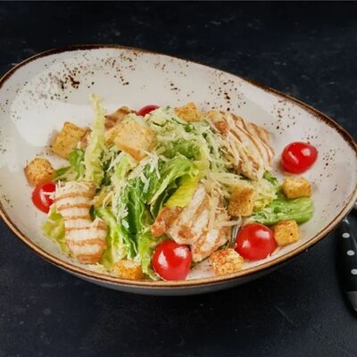 Салат Цезарь с креветками в Ауфф по цене 664 ₽